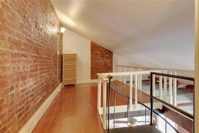 Building Photo - 523 Dumaine St