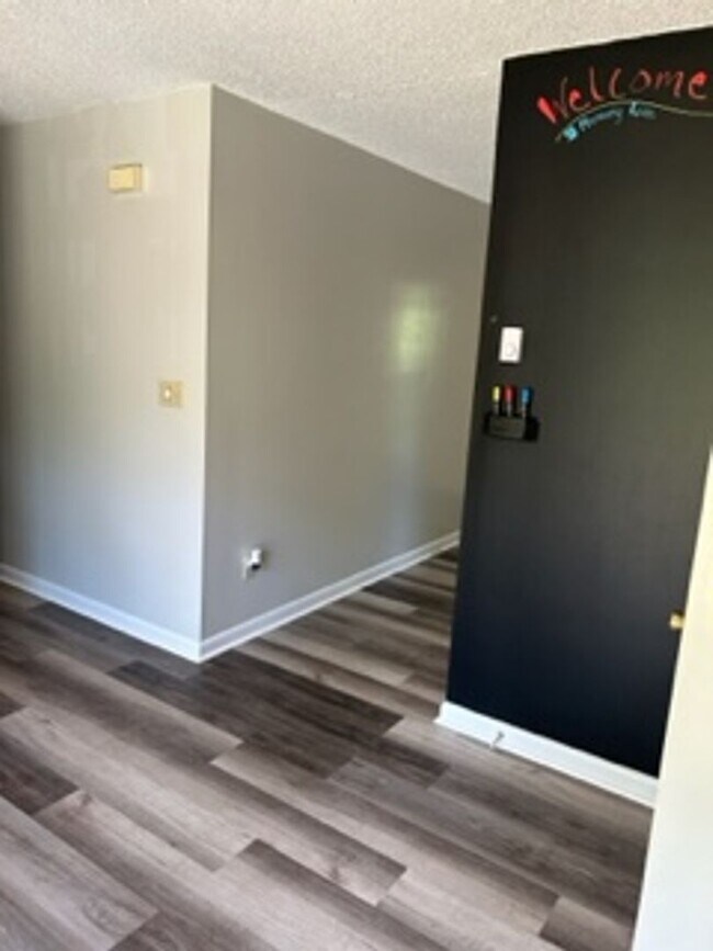 Foto del edificio - 3 Bedroom 2 Bathroom home available in Haw...