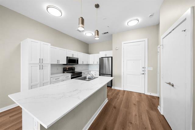 Building Photo - 3522 Main St