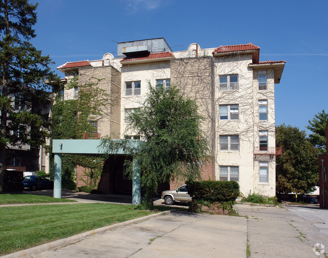 Primary Photo - CORTEZ APTS.