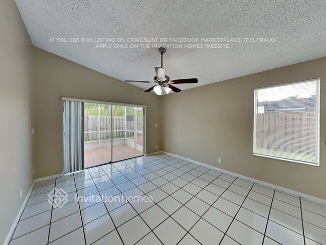 Building Photo - 16940 SW 142nd Pl