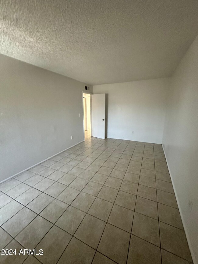 2688 S 43rd Ave Unit 29D, Phoenix, AZ 85043 - Room for Rent in Phoenix ...