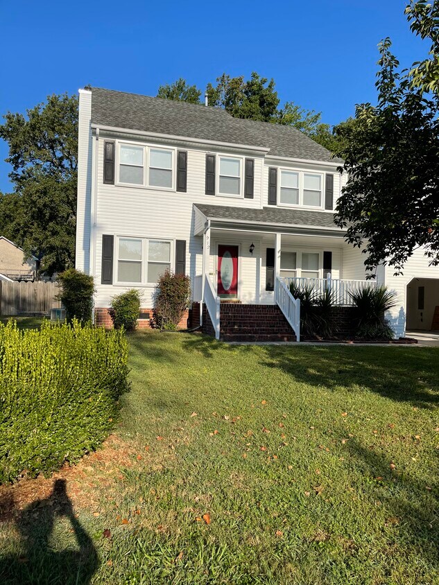 Primary Photo - 912 Copper Stone Cir