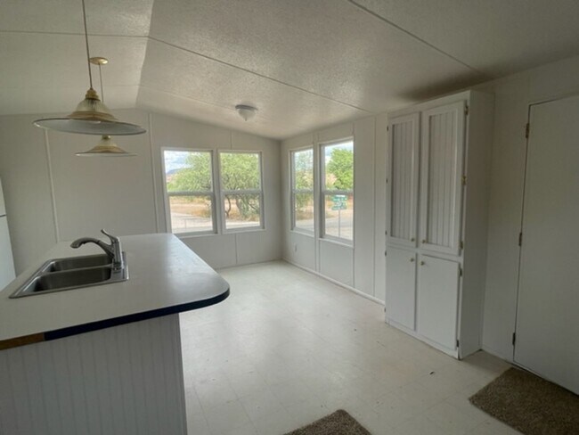 Foto del edificio - Price Reduction on this 2 Bedroom on Nice ...