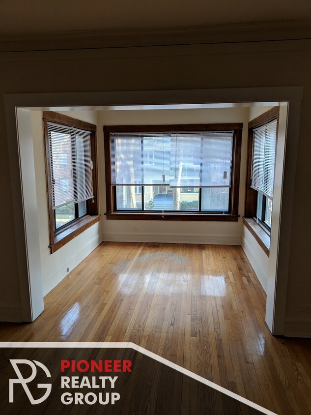 Foto principal - 1002 Crain St