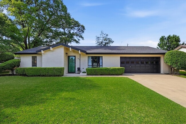 Photo - 217 E Louella Drive House