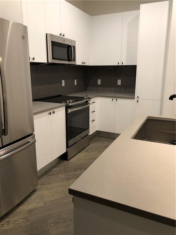 Foto del edificio - 800 Embassy Dr