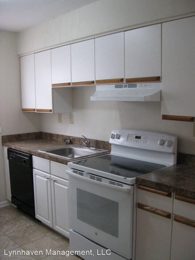Foto principal - 840 Little Bay Ave