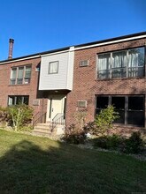Building Photo - 87 Wellington Dr