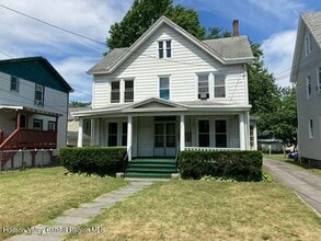 Building Photo - 61 Downs St