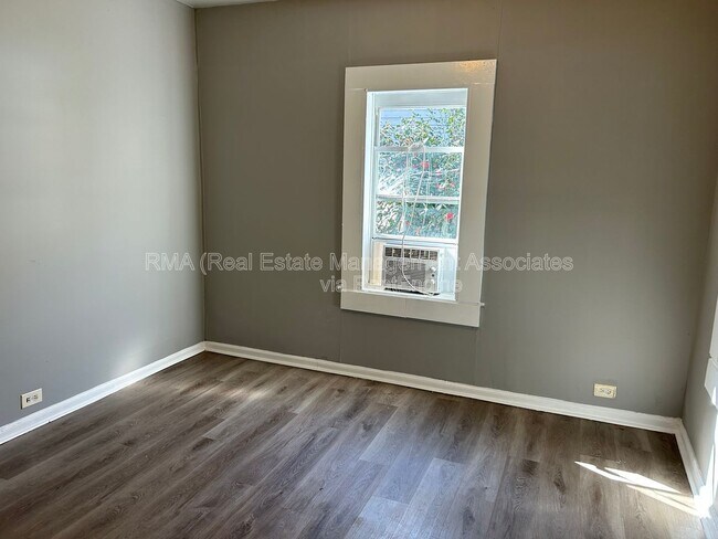 Foto del edificio - 526 N 8th St