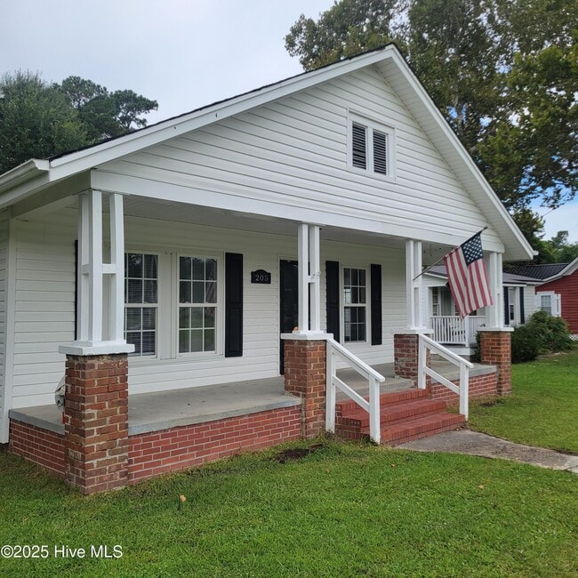 Building Photo - 205 N Dudley St