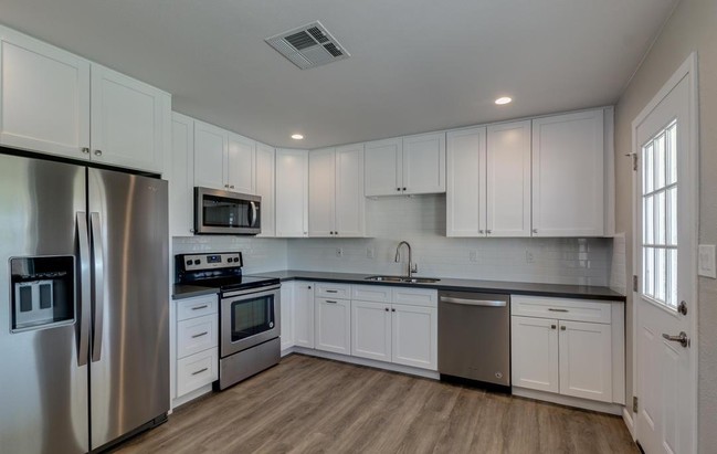 Building Photo - 2048 W Boston St Chandler, AZ 85224