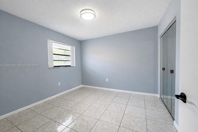 Foto del edificio - 550 SW 115th Ave