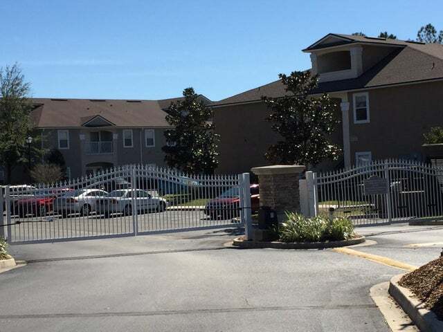 Foto del edificio - 7920 Merrill Rd