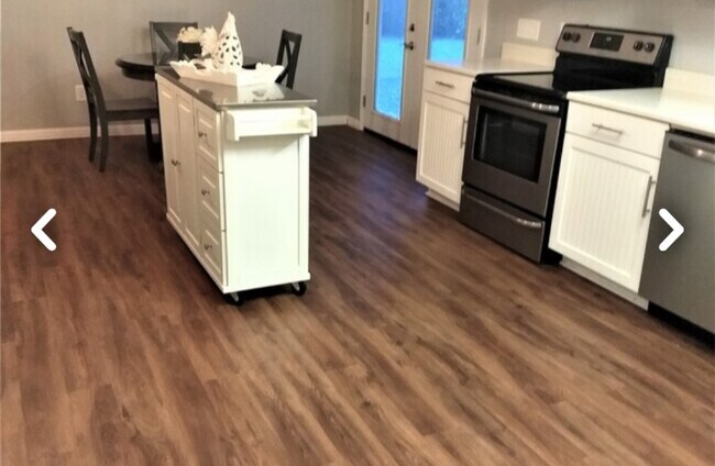 Foto del edificio - 225 Circle Dr