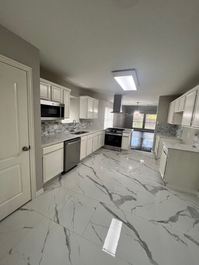 Foto del edificio - 2213 Ridgewood Dr