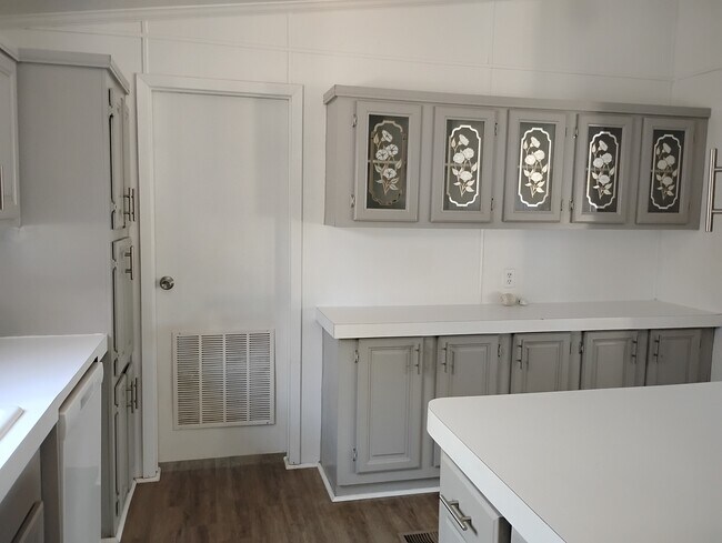 Foto del edificio - 610 Green River Blvd
