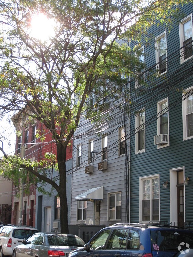 Foto del edificio - 5-36 47th Rd