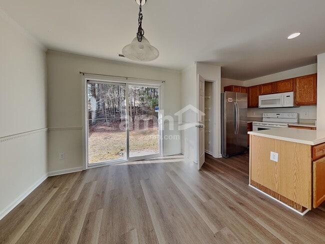 Foto del edificio - 3709 Pinkham Way