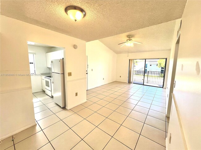 Foto del edificio - 7215 NW 179th St