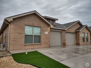 Building Photo - 2121 N Jayton Ave