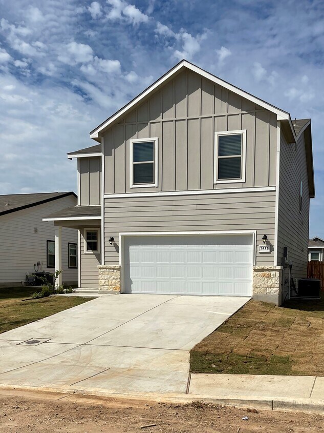 2532 Ayers Dr, Seguin, TX 78155 House for Rent in Seguin, TX