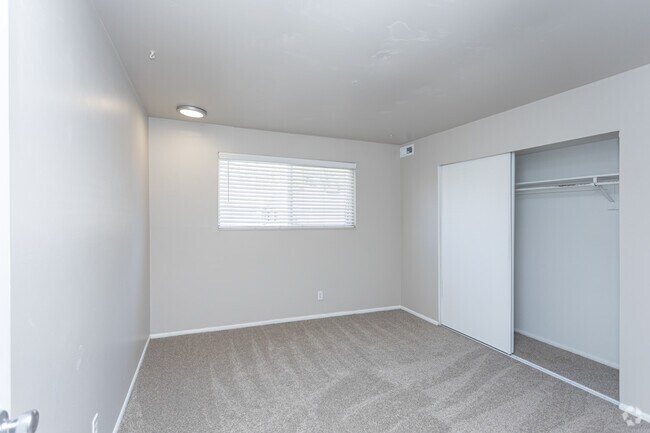 Interior Photo - Azlee