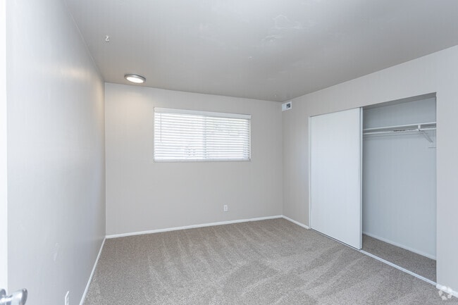 Interior Photo - Azlee
