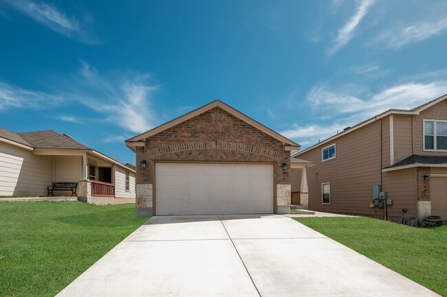 Building Photo - 3810 Running Ranch