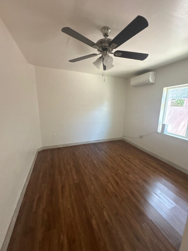 Primary Photo - 1051 W Ave J14