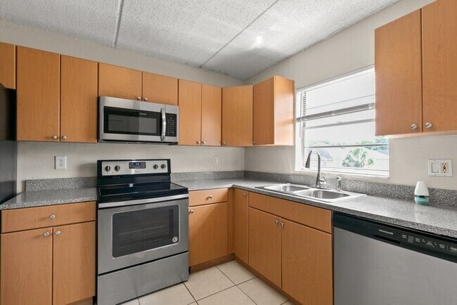 Foto del edificio - Condo For Rent in Somerset Park!