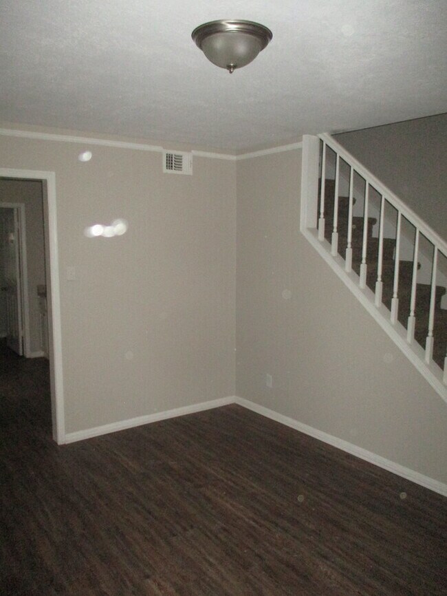 Building Photo - Call 832-538-3442 To Schedule Your Showing...