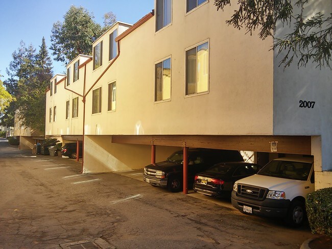 Foto del edificio - 2007 Halford Ave