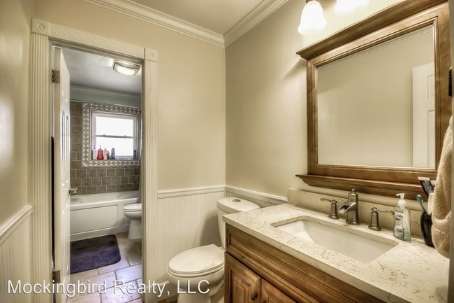 Building Photo - 177 Chelsea Dr