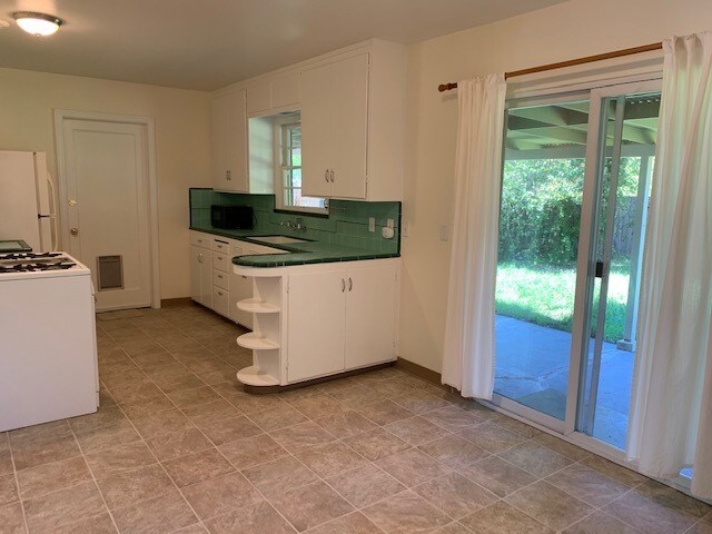 Building Photo - Cozy two bedroom home in Junior College area!
