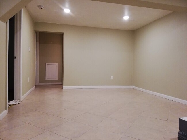 Foto del edificio - 839 Stoneyford Dr