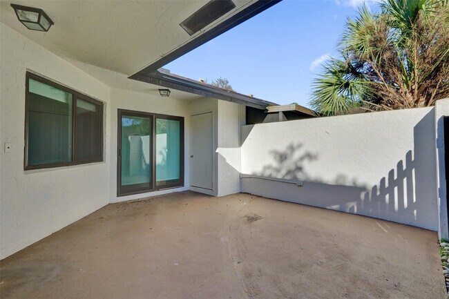 Foto del edificio - 8930 SW 19th St