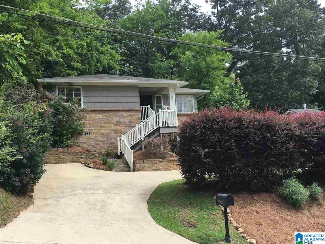 Foto principal - 1602 Woodfern Dr