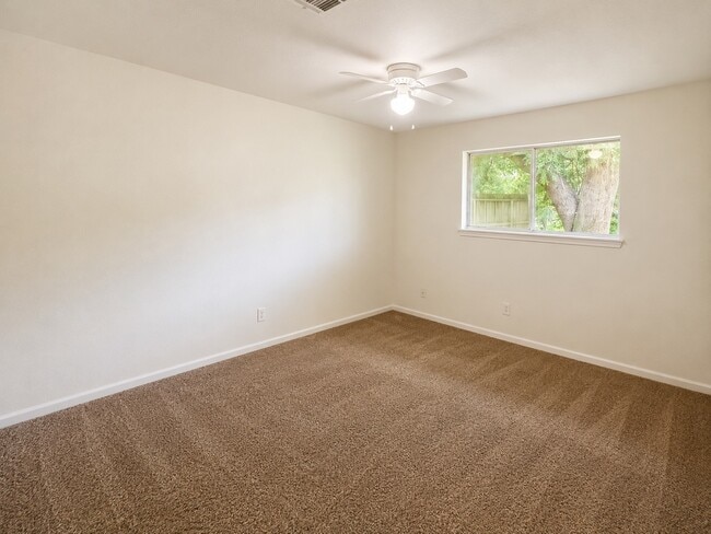 Building Photo - 7607 Salge Dr
