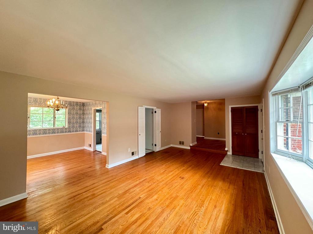 Foto principal - 7804 Temple St