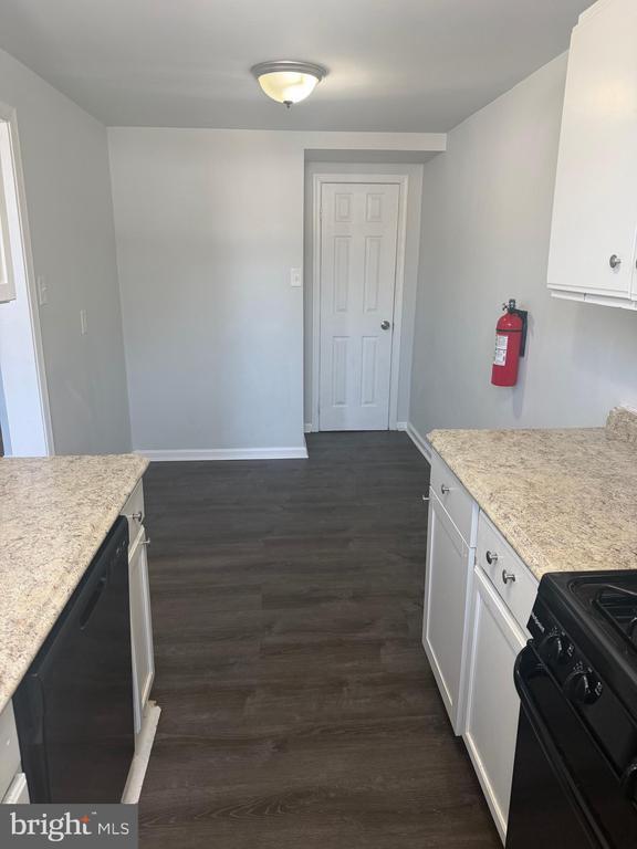 Building Photo - 304 High St