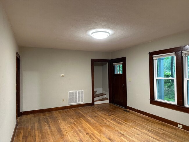 Building Photo - 1909 2nd Ave SW