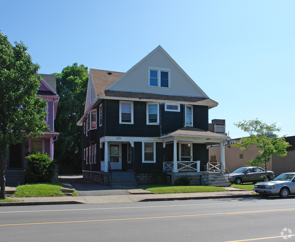 Building Photo - 1291-1293 E Main St