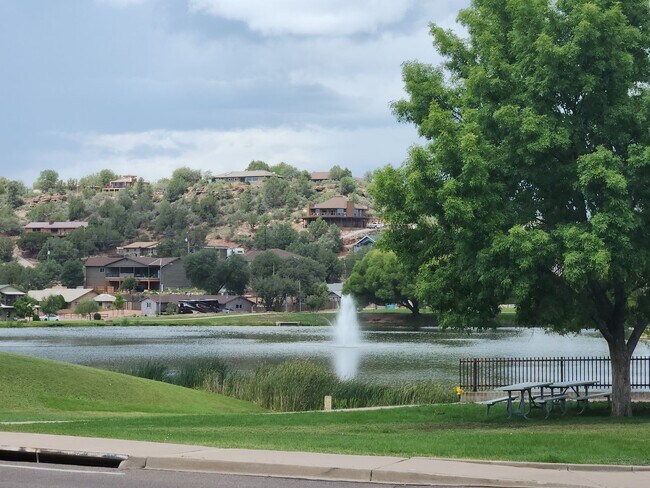 Foto del edificio - Three Bedroom at Green Valley Park