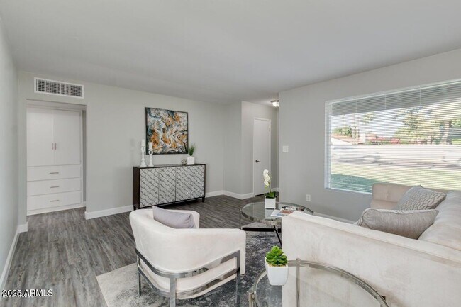 Foto del edificio - 5716 N 12th St
