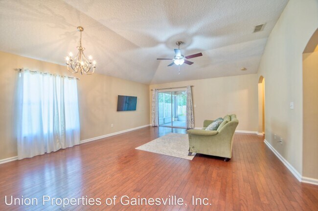 Building Photo - 3 br, 2 bath House - 4931 NW 81st Avenue