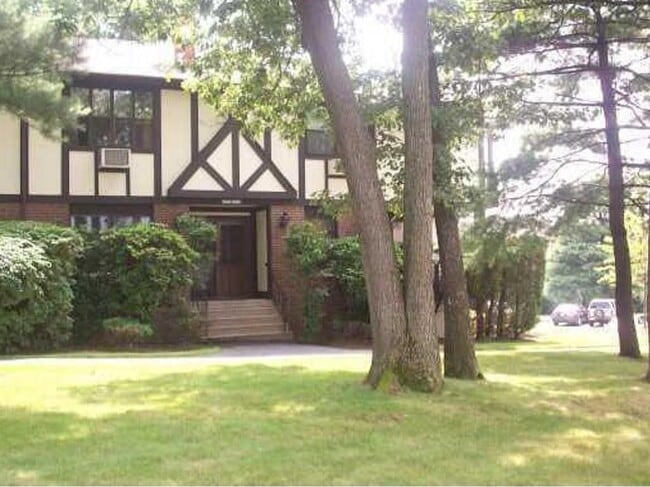 Building Photo - 548 Sierra Vista Ln