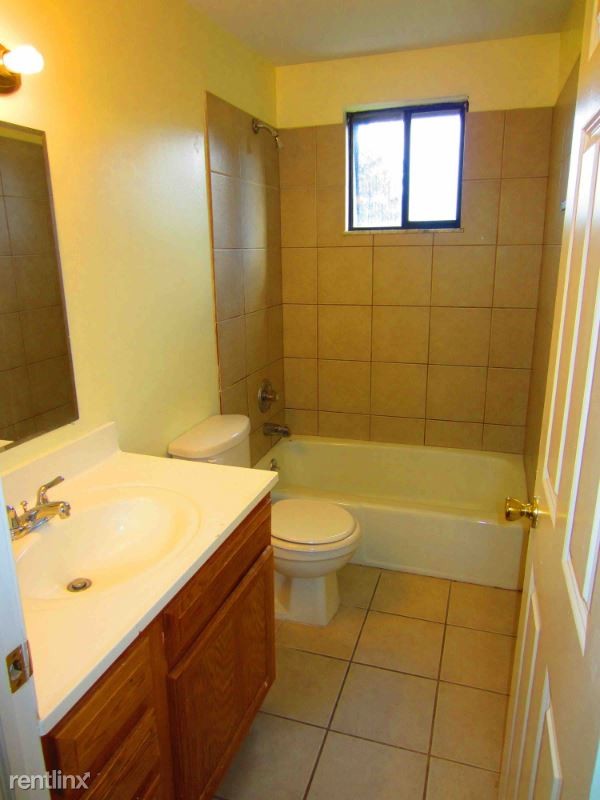 Foto del edificio - 5590 Ironwood Ct Satinwood Dr