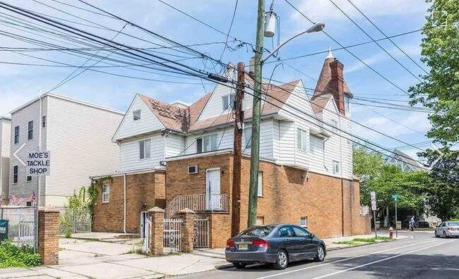 Building Photo - 401 Ogden Ave
